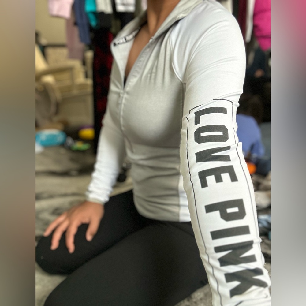 PINK sweater ‼️ - Picture 4 of 4